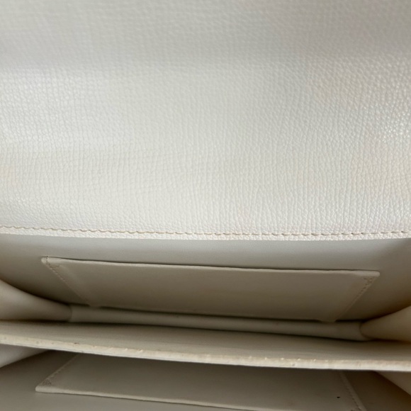 Chic Cream Shoulder Bag with Silver Accent - Picture 3 of 3